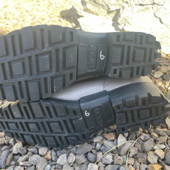 Ecco Women's Ankle Boots in Taupe and Black - Picture 8 of 10